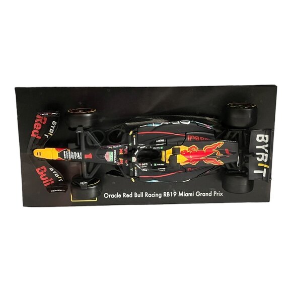 Bburago Oracle Red Bull Racing Formula 1 F1 1:43 Scale Die Cast Metal 6 … - Picture 7 of 9